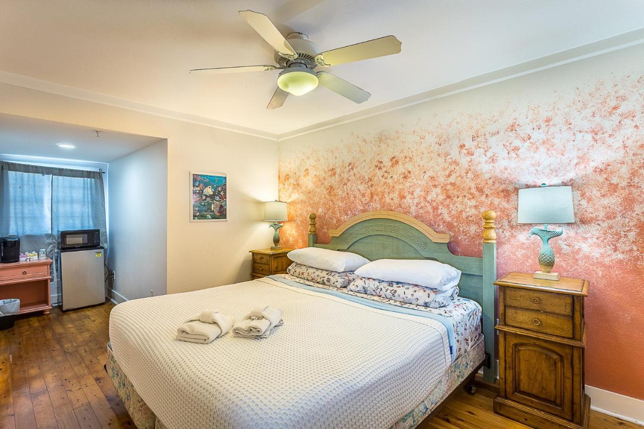St George Inn St. George Island Bagian luar foto