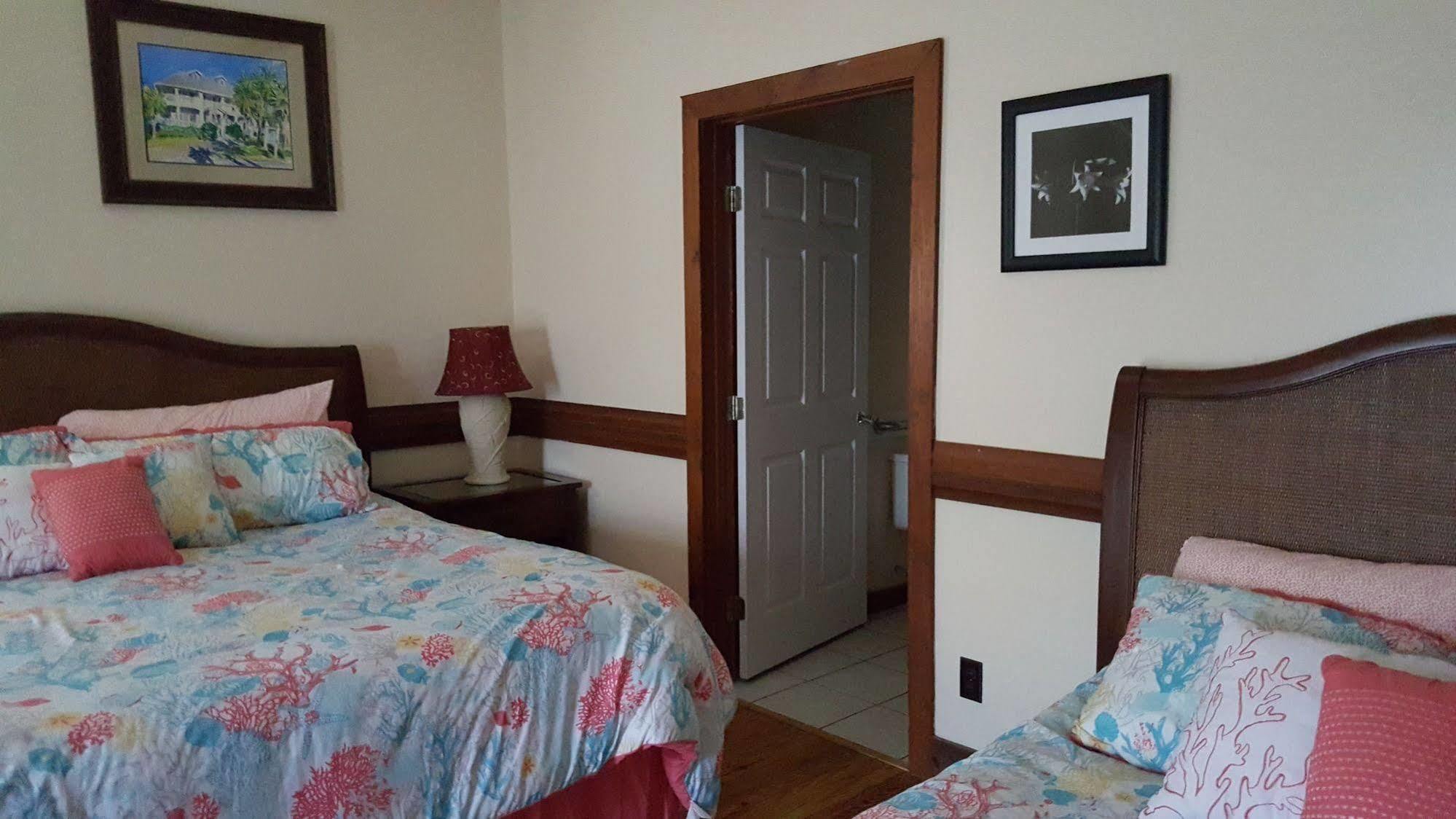 St George Inn St. George Island Bagian luar foto